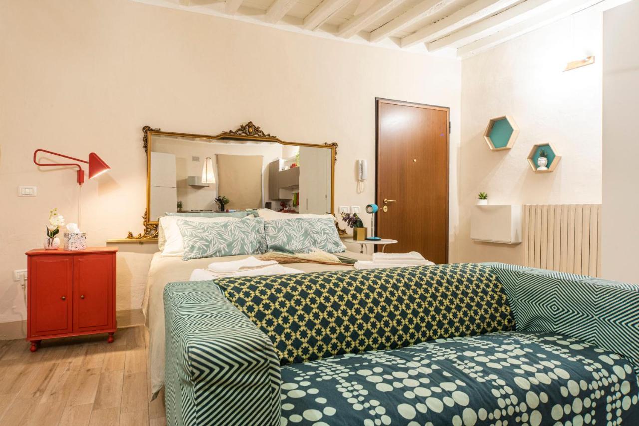 Reggio Center Lovely Apartments Reggio Emilia Bagian luar foto